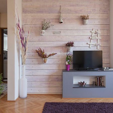 Violet Apartment Скопье Экстерьер фото